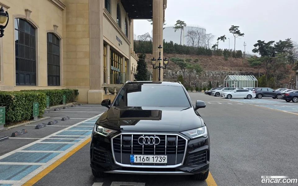 Audi Q7 (4M) 45 TDI 2022 — фото 1, купить с доставкой в Москву