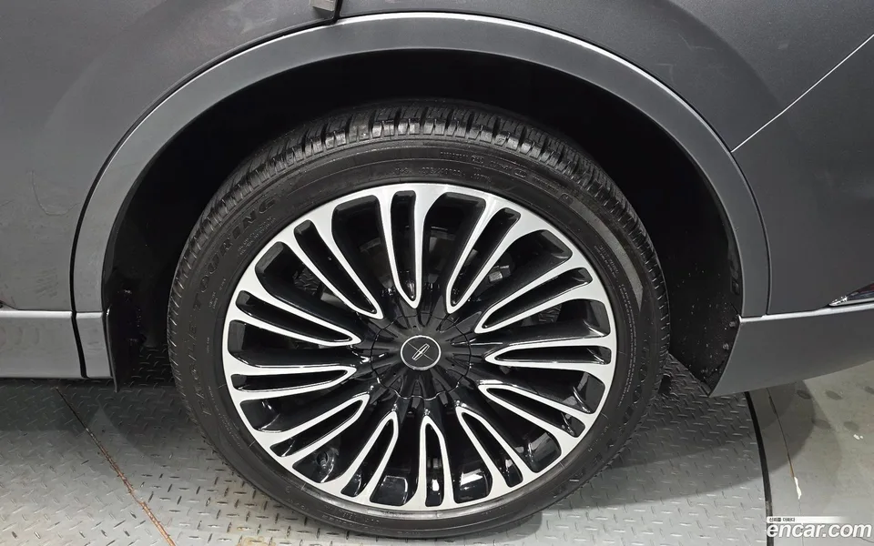 Lincoln Aviator 3.0 AWD 2025 — миниатюра 5