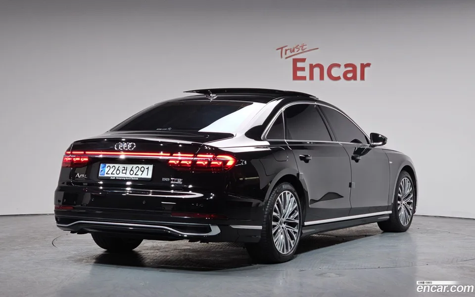 Audi A8 55 TFSI LWB 2023 — миниатюра 2