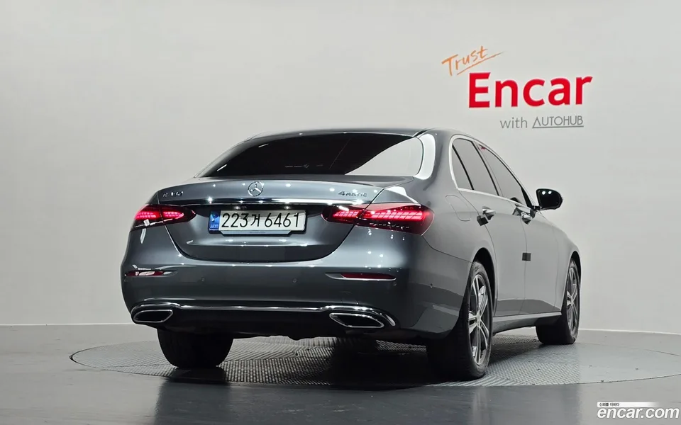 Mercedes-Benz E-Class E350 4MATIC 2022 — миниатюра 4