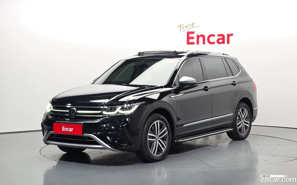 Volkswagen Tiguan Allspace 2.0 TSI 2022 — фото 1, купить с доставкой в Москву