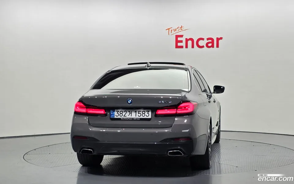 BMW 5 Series 530e M 2022 — миниатюра 4