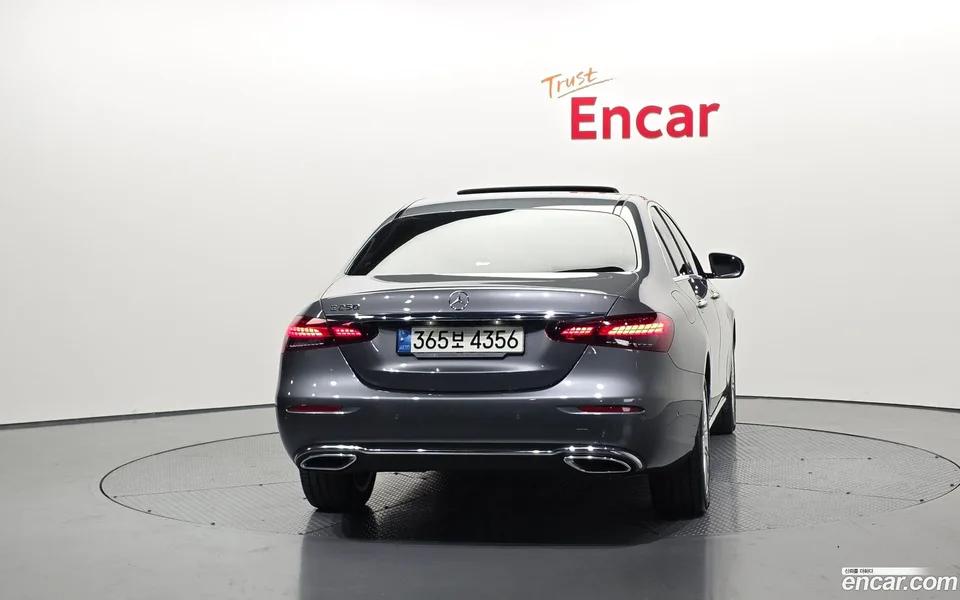 Mercedes-Benz E-Class E250 2022 — миниатюра 4