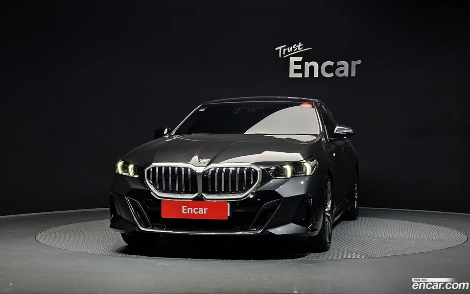 BMW 5 Series 520i M 2024 — миниатюра 3