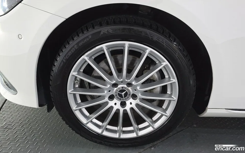 Mercedes-Benz E-Class E250 2022 — миниатюра 5