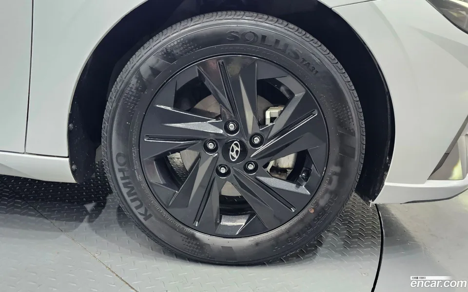 Hyundai Avante Hybrid 2022 — миниатюра 5