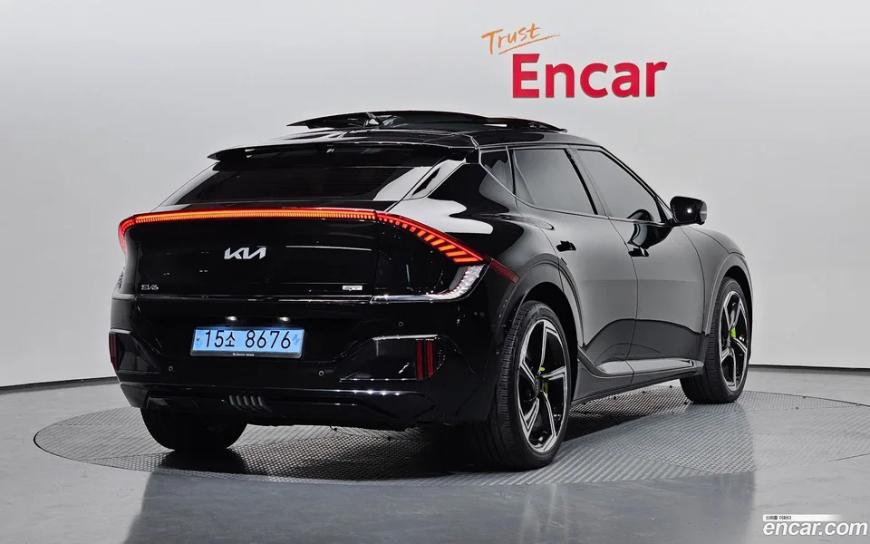 Kia EV6 GT 4WD 2023 — миниатюра 2