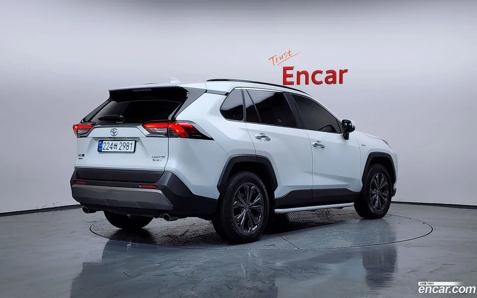 Toyota RAV4 2.5 4WD LTD 2025 — миниатюра 2
