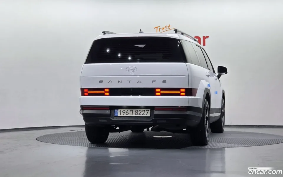 Hyundai Santa Fe HEV 1.6 2WD 2024 — миниатюра 4
