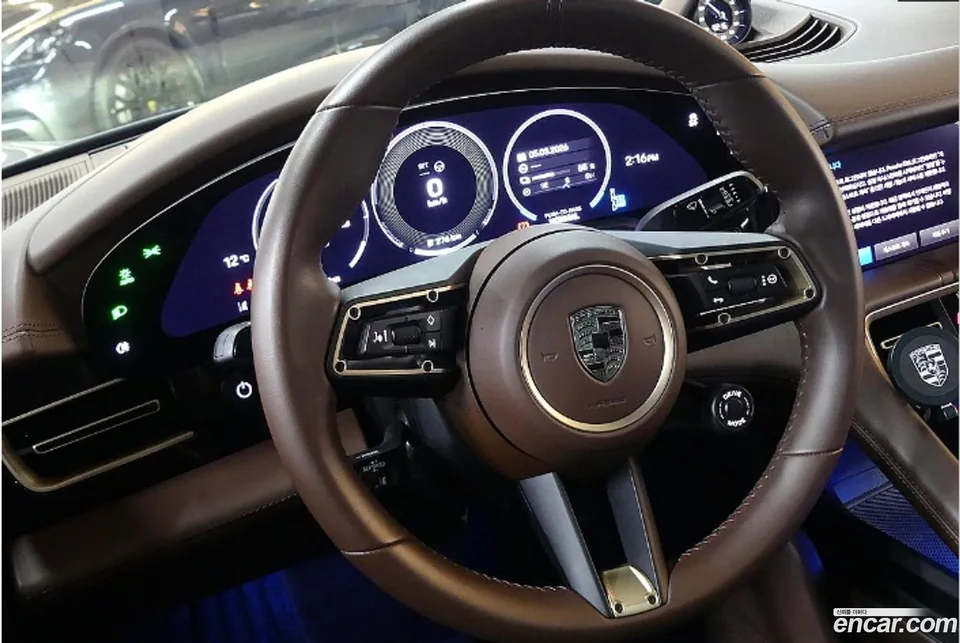 Porsche Taycan 2024 — миниатюра 5