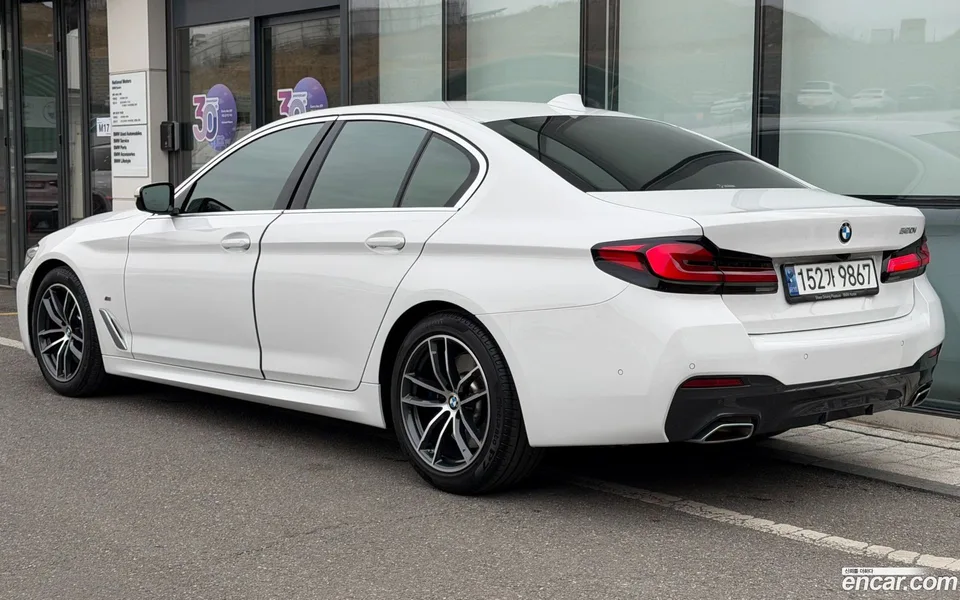 BMW 5 Series 520i M 2023 — миниатюра 2