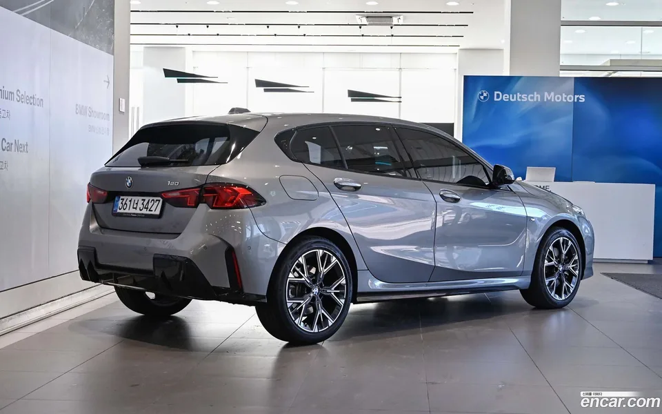 BMW 1 Series 120 M 2025 — миниатюра 2