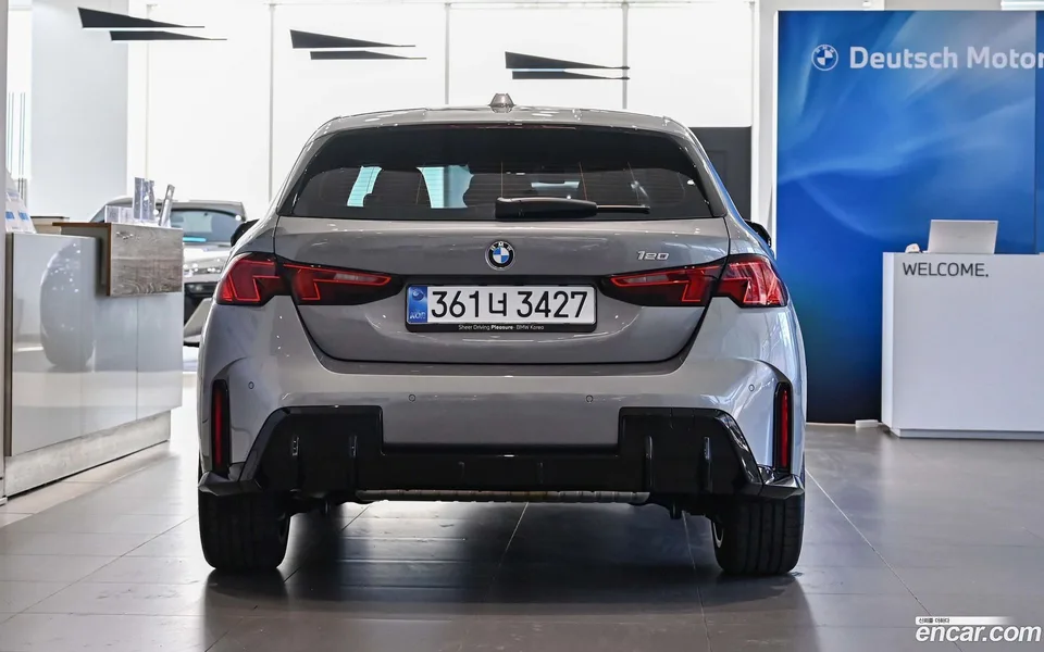 BMW 1 Series 120 M 2025 — миниатюра 4