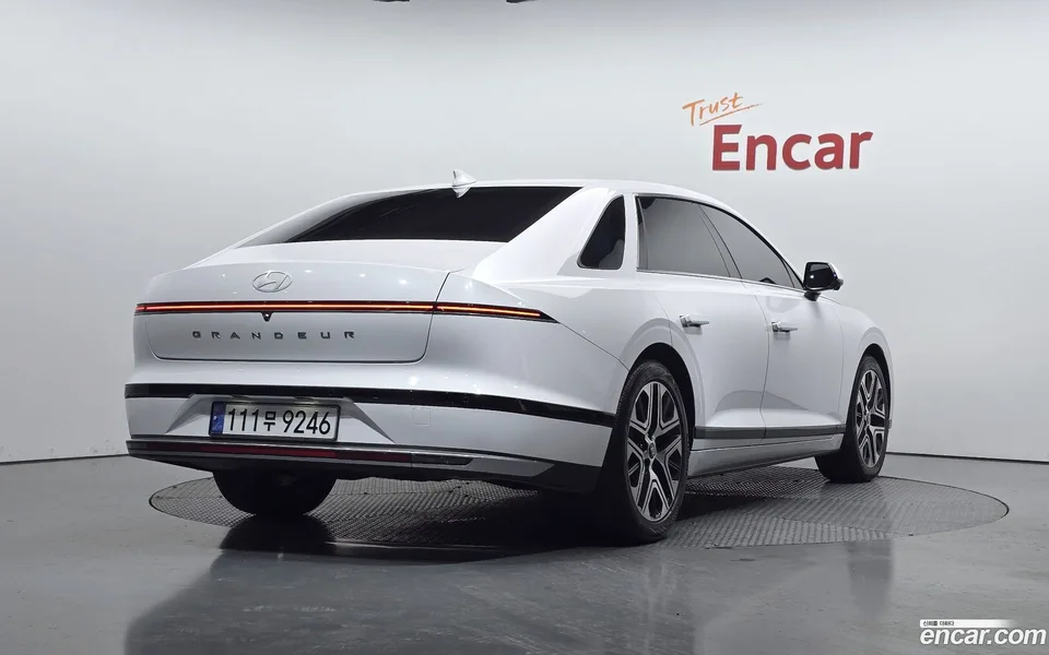Hyundai Grandeur 2.5 2WD 2023 — миниатюра 2