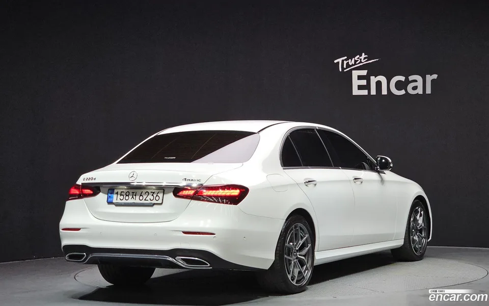 Mercedes-Benz E-Class E220d 4MATIC AMG Line 2022 — миниатюра 2