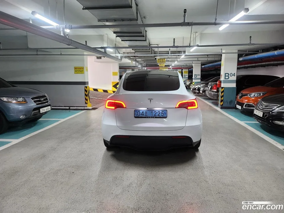 Tesla Model Y RWD 2024 — миниатюра 3