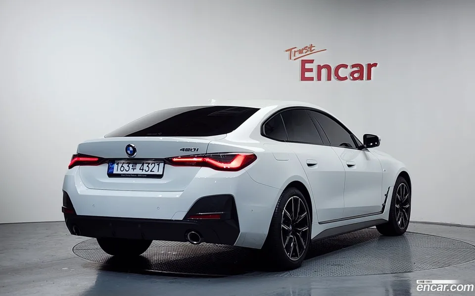 BMW 4 Series 420i M 2023 — миниатюра 2