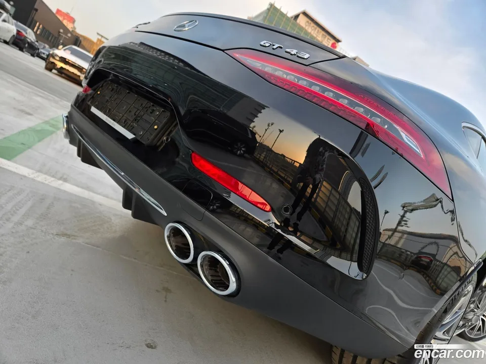 Mercedes-Benz AMG GT 4 43 4MATIC+ 2026 — миниатюра 3