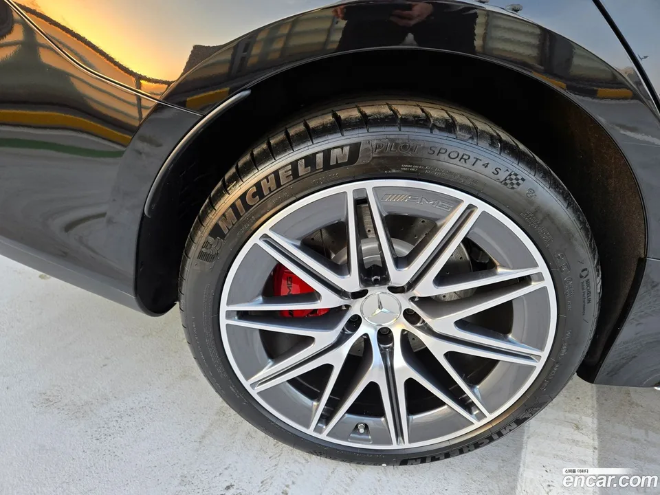 Mercedes-Benz AMG GT 4 43 4MATIC+ 2026 — миниатюра 4