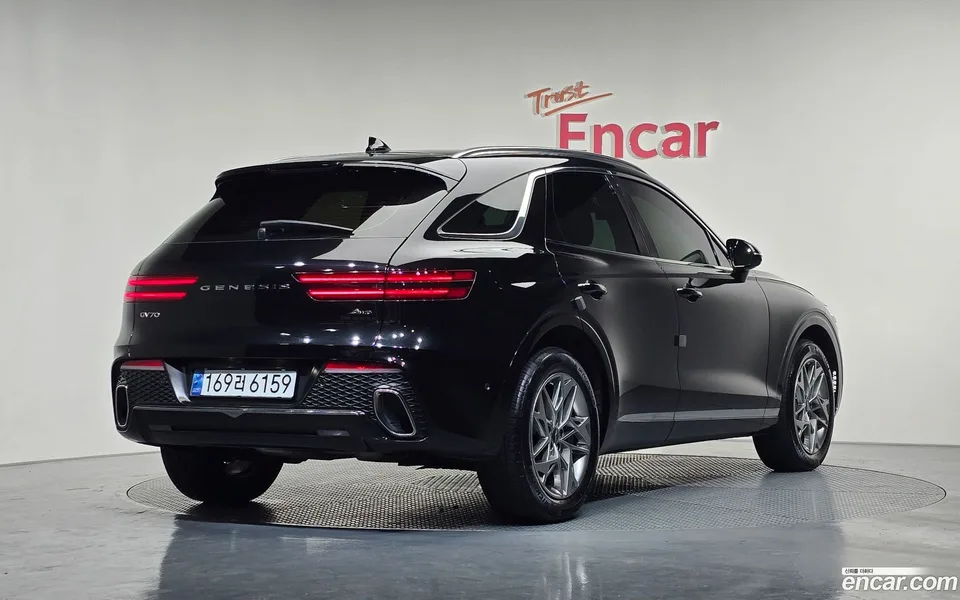 Genesis GV70 2.5T AWD 2023 — миниатюра 2