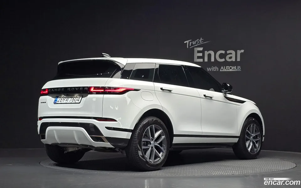 Land Rover Range Rover Evoque P250 SE 2024 — миниатюра 2
