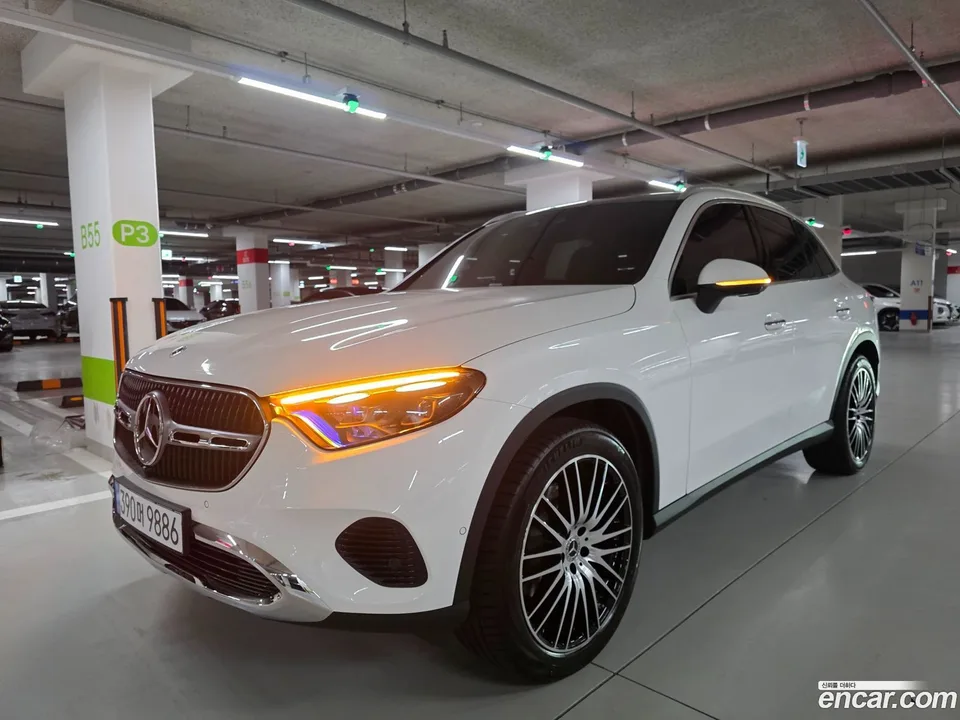 Mercedes-Benz GLC-Class GLC300 4MATIC 2026 — миниатюра 2