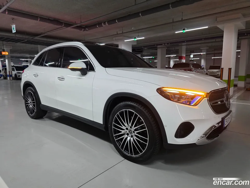 Mercedes-Benz GLC-Class GLC300 4MATIC 2026 — миниатюра 3