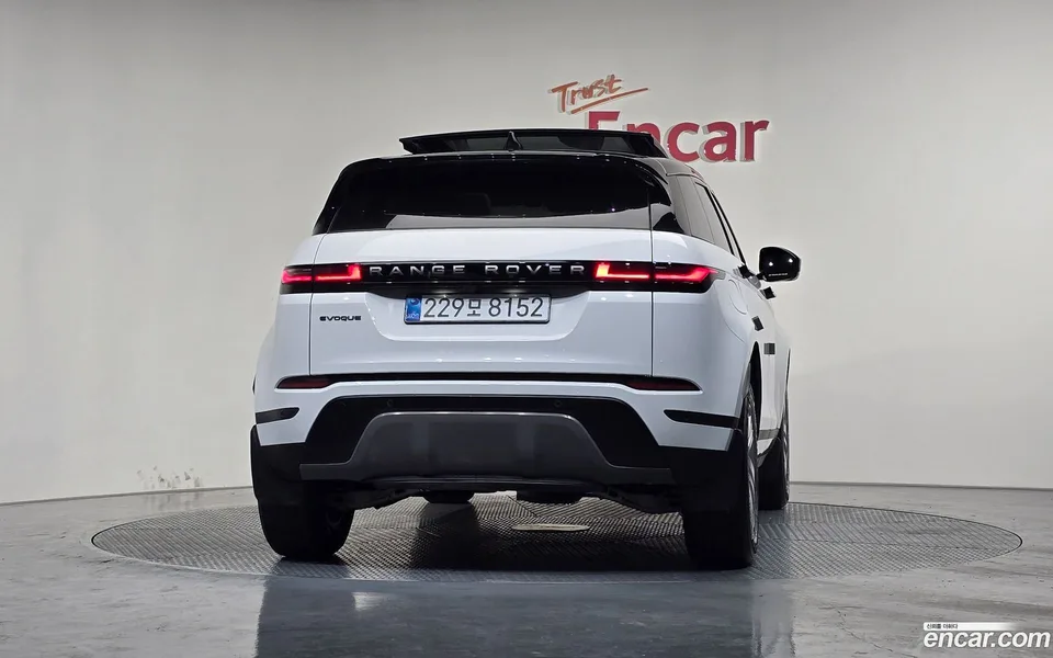 Land Rover Range Rover Evoque P250 S 2025 — миниатюра 4
