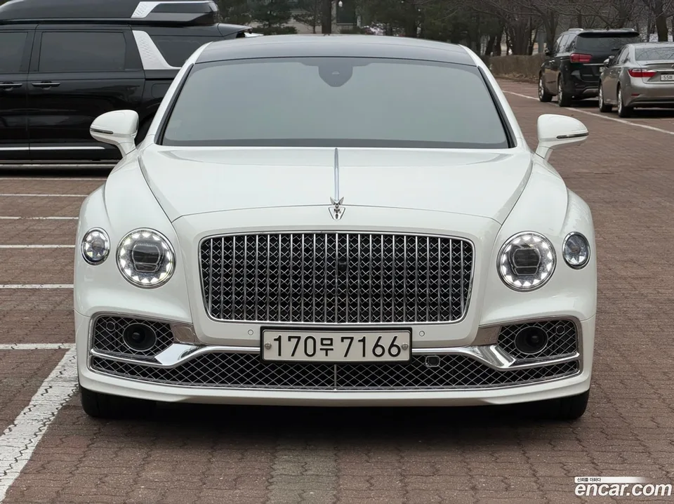 Bentley Flying Spur 4.0 2022 — миниатюра 3