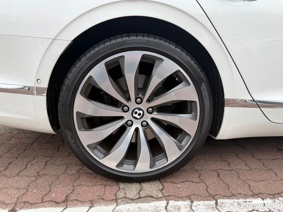 Bentley Flying Spur 4.0 2022 — миниатюра 5