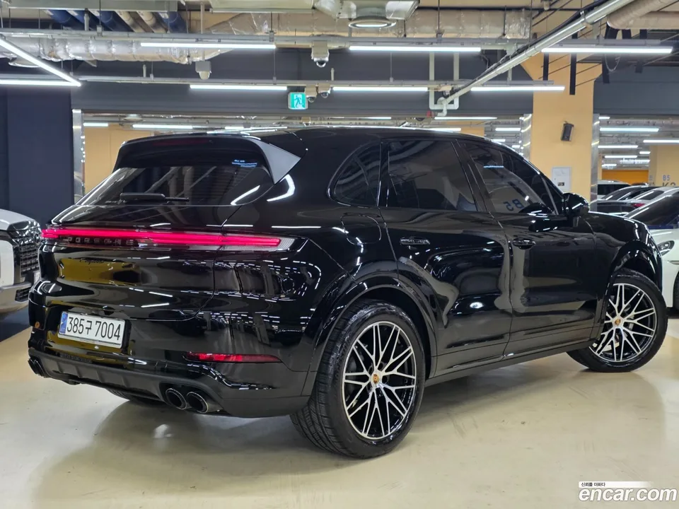 Porsche Cayenne 3.0 2024 — миниатюра 2