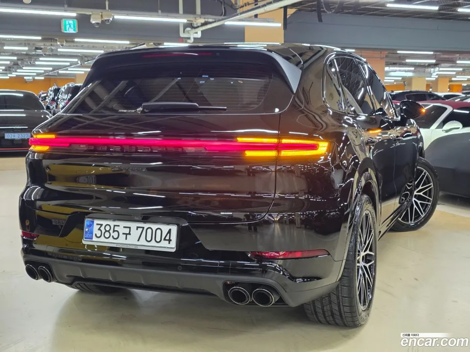 Porsche Cayenne 3.0 2024 — миниатюра 3