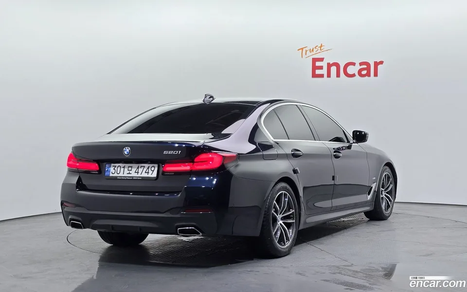 BMW 5 Series 520i M 2022 — миниатюра 2