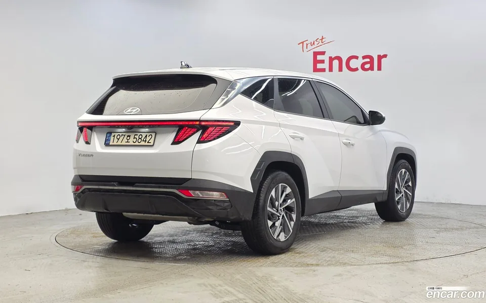 Hyundai Tucson 1.6 2WD 2022 — миниатюра 2