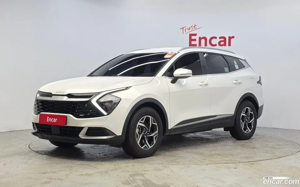 Kia Sportage 1.6 4WD 2023 — фото 1, купить с доставкой в Москву