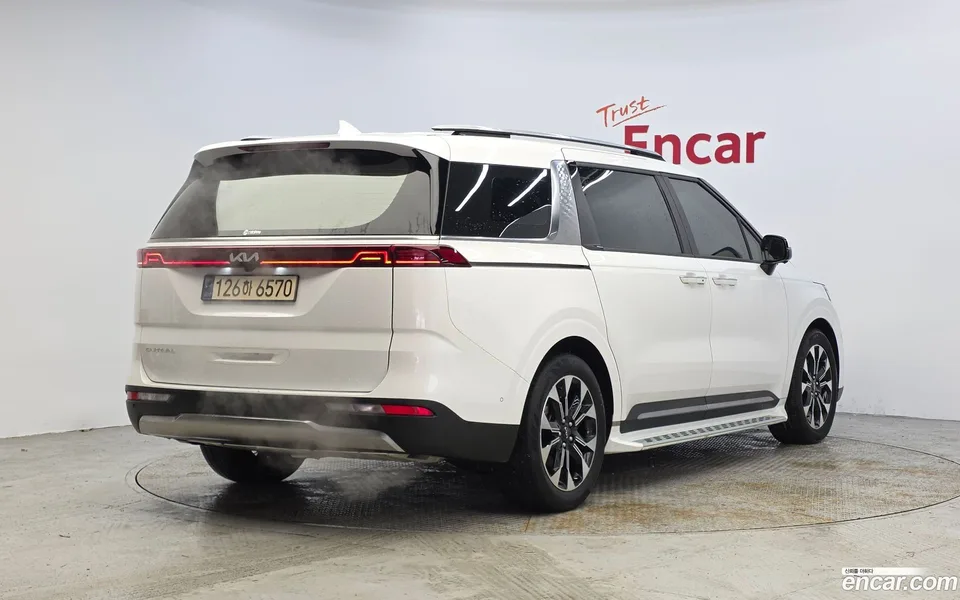 Kia Carnival 9 2022 — миниатюра 2
