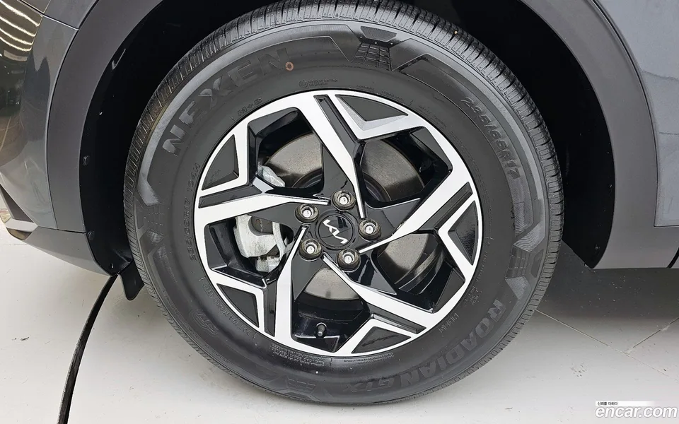 Kia Sportage 1.6 2WD 2023 — миниатюра 5