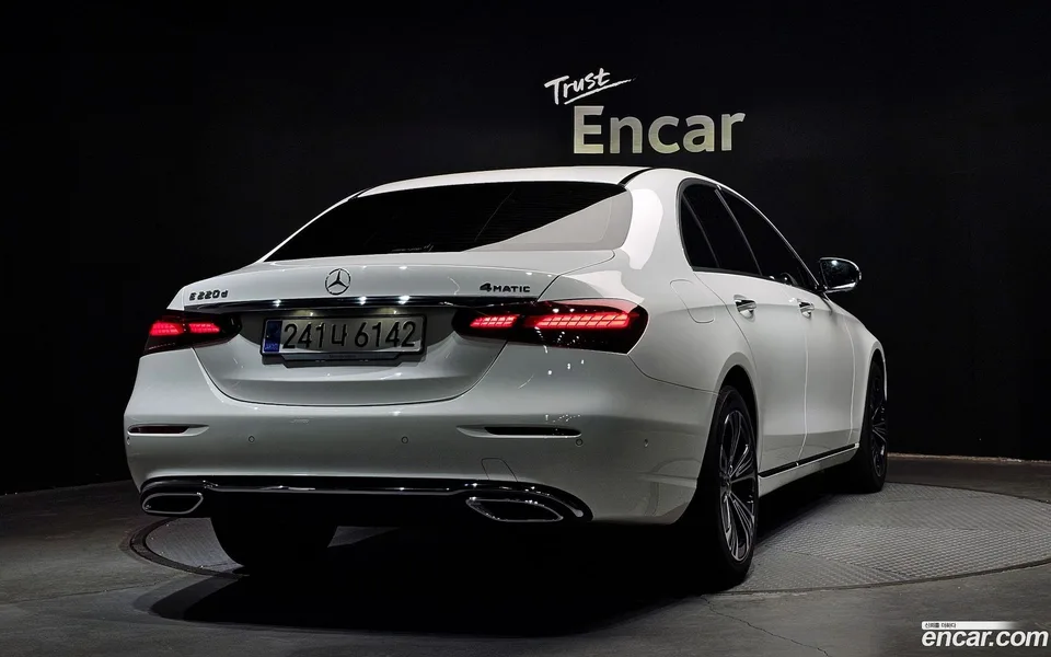 Mercedes-Benz E-Class E220d 4MATIC 2023 — миниатюра 2