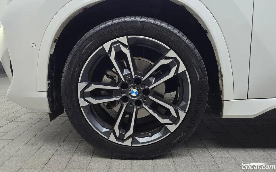 BMW X1 sDrive 20i M 2023 — миниатюра 5