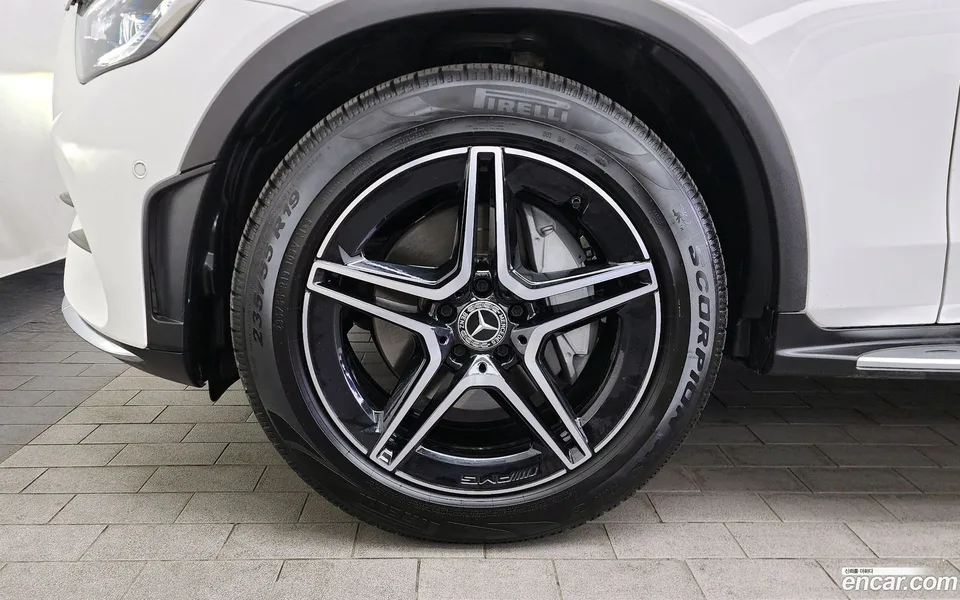 Mercedes-Benz GLC-Class GLC300 4MATIC 2023 — миниатюра 5