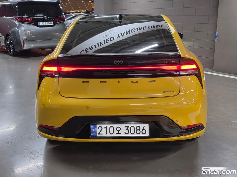 Toyota Prius 2.0 XLE 2023 — миниатюра 3
