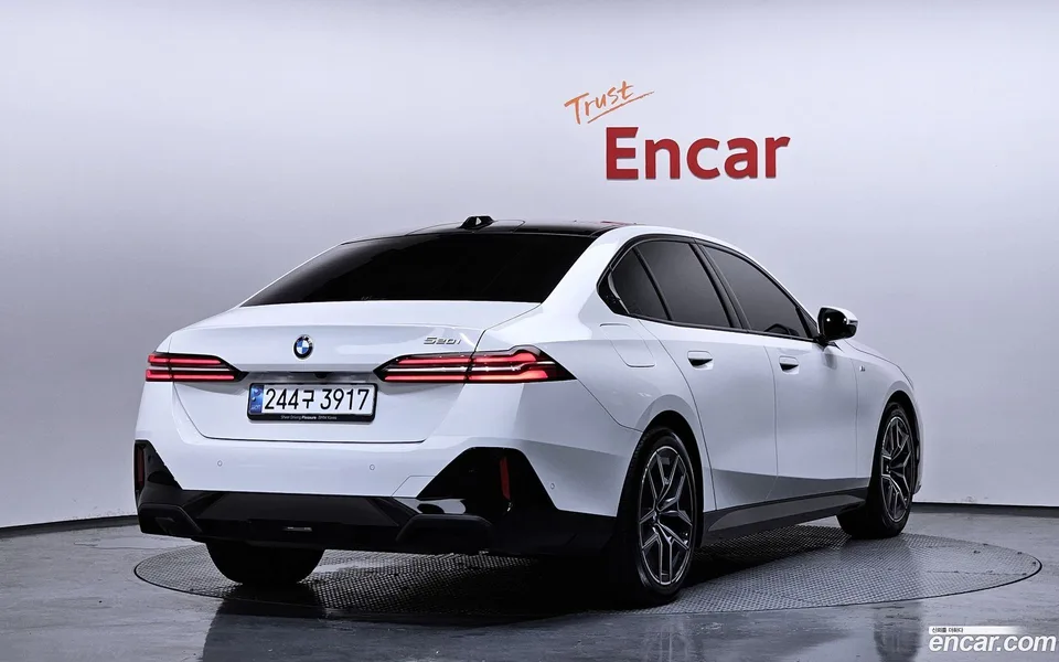 BMW 5 Series 520i M 2025 — миниатюра 2