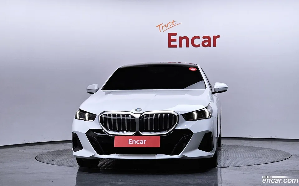 BMW 5 Series 520i M 2025 — миниатюра 3