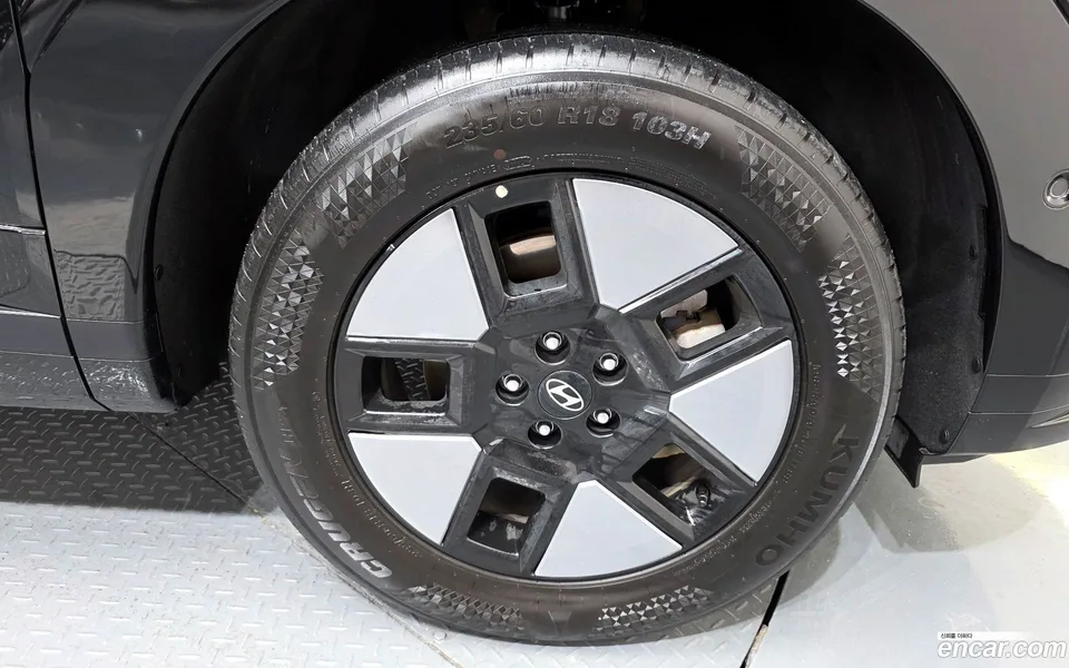 Hyundai Santa Fe HEV 1.6 2WD 2024 — миниатюра 5