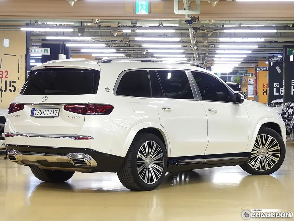Mercedes-Benz GLS-Class GLS600 4MATIC 2023 — миниатюра 2