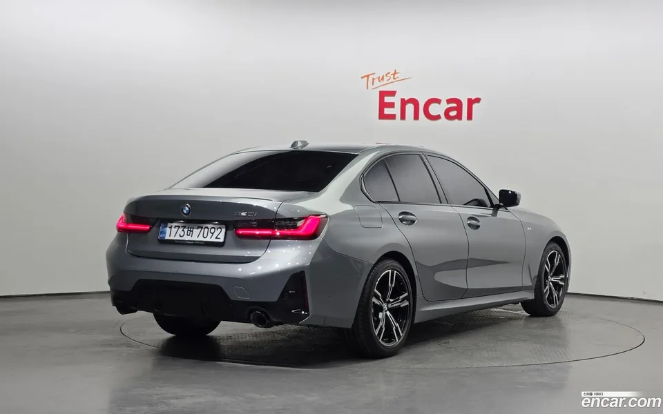 BMW 3 Series 320i M 2024 — миниатюра 2