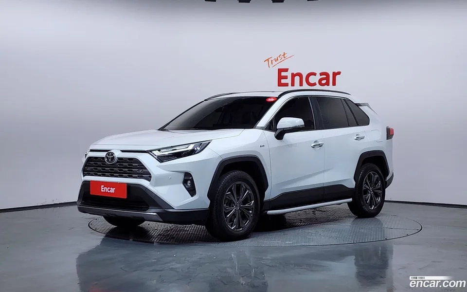 Toyota RAV4 2.5 4WD LTD 2025 — фото 1, купить с доставкой в Москву