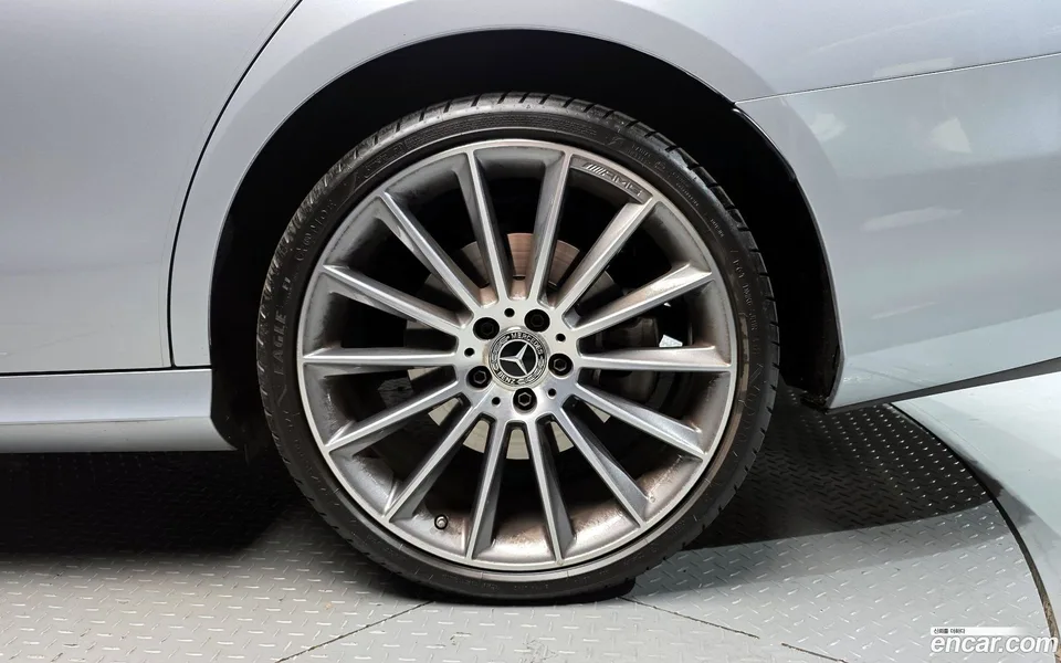 Mercedes-Benz E-Class E350 4MATIC AMG Line 2022 — миниатюра 5