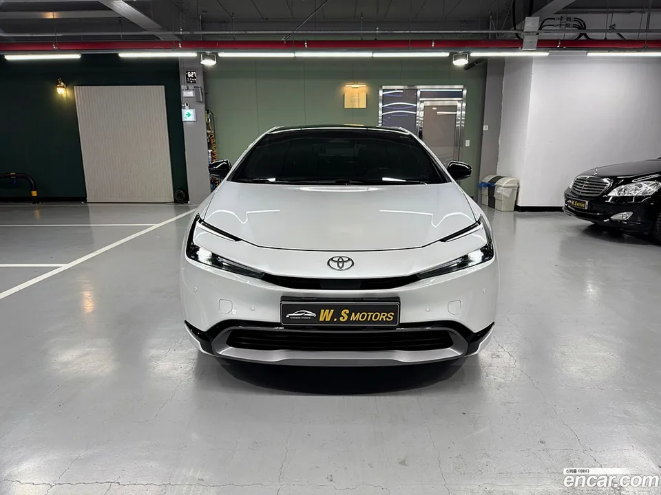 Toyota Prius 2.0 XLE 2024 — миниатюра 2