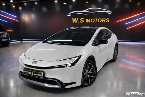Toyota Prius 2024 купить в Москве